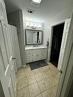 5th image of 1707 White Oak Ln