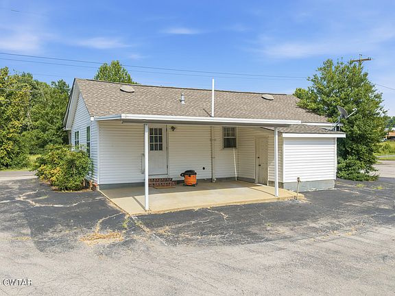 4th image of 465 N Main St