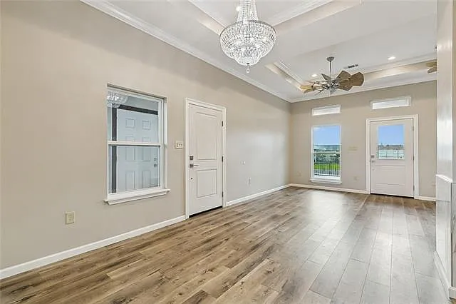 728 Lydia Ct — Photo 3