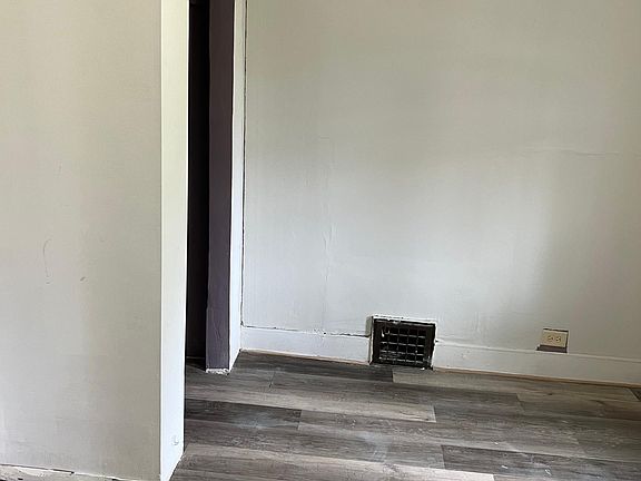 4th image of 2401 N Chester St