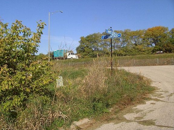 3rd image of 10S158 White Deer Dr