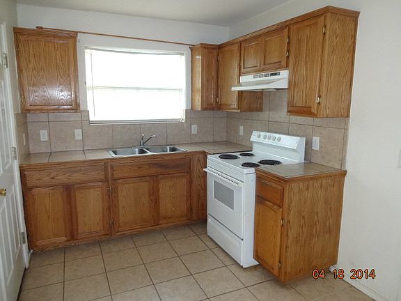 5th image of 2544 Hamburg St