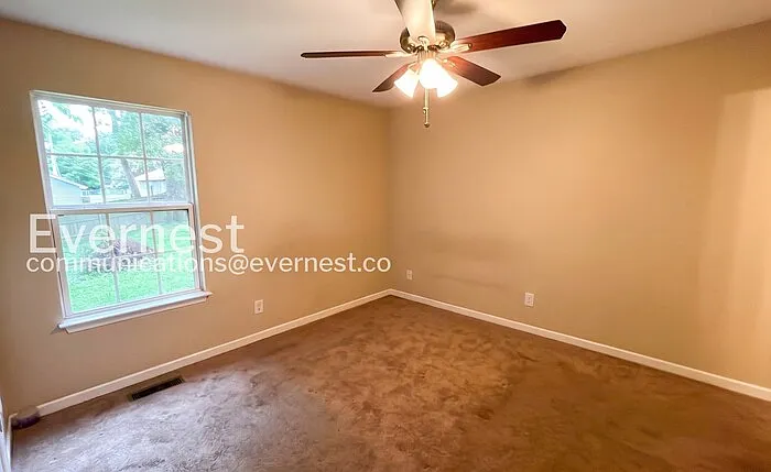 61 Corley Ave — Photo 9