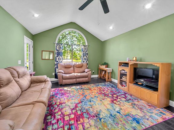 4th image of 108 Sycamore Dr