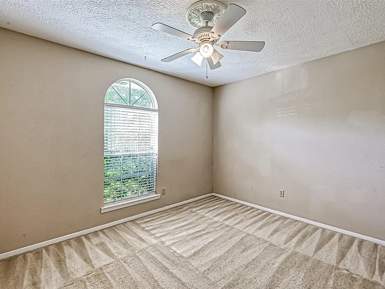 442 Redway Ln — Photo 10