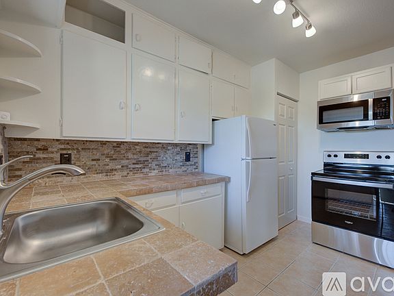4th image of 338 Army Blvd #4