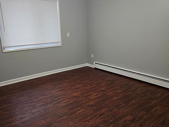 4th image of 3245 Ramond St APT 4
