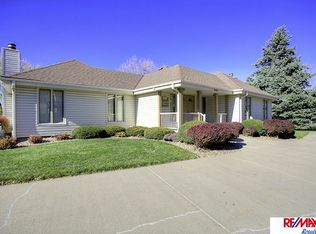 861 S 117th Plz, Omaha, NE 68154