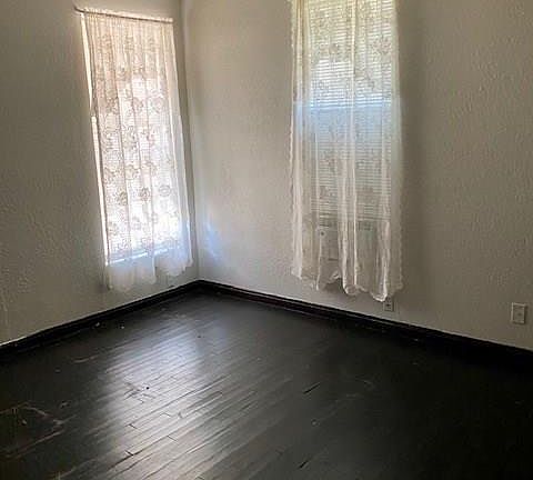 5th image of 1134 W 10th St