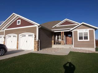 1715 Edgebrook Cir, Brookings, SD 57006