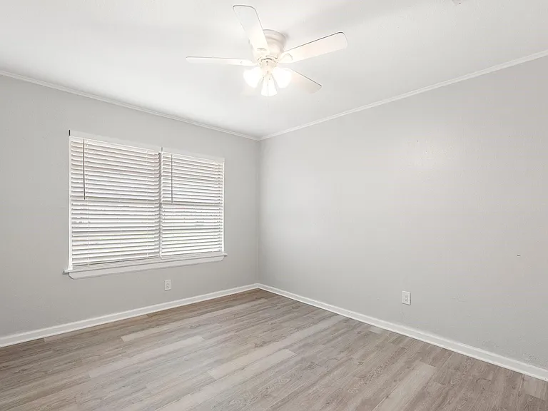 7938 Snowden St — Photo 23
