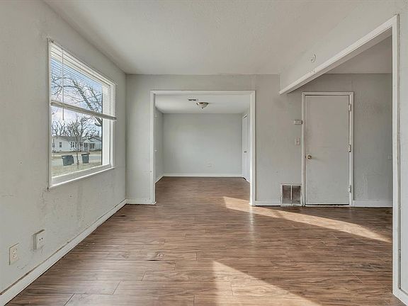 4th image of 4405 SE 40th St