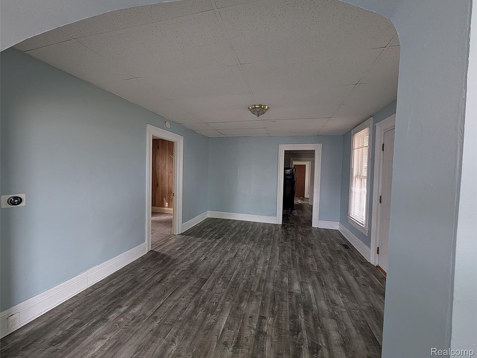 220 W Park St, photo 4