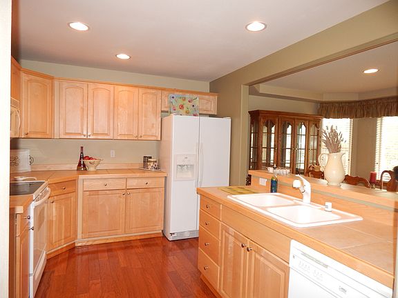 Lots of cabinets