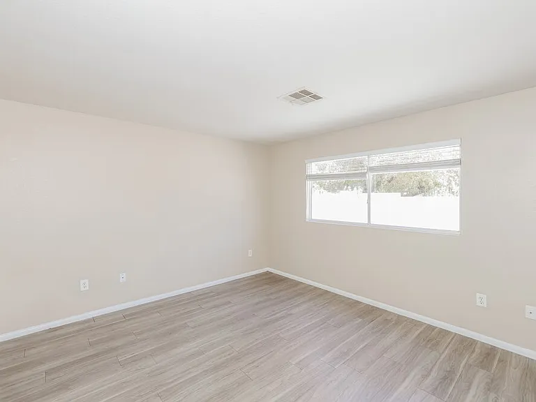 2306 Hollow Oak Ave — Photo 9