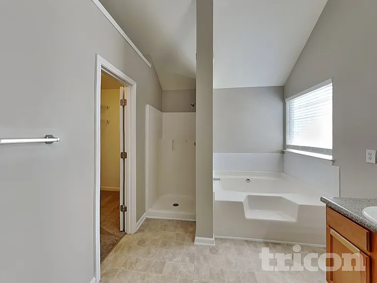 3131 Berthas Overlook — Photo 12