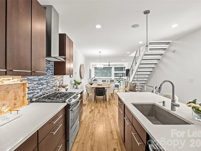 918 Greenleaf Ave — Photo 16