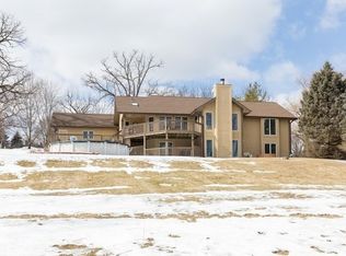 165 Forestview Dr, Elgin, IL 60120