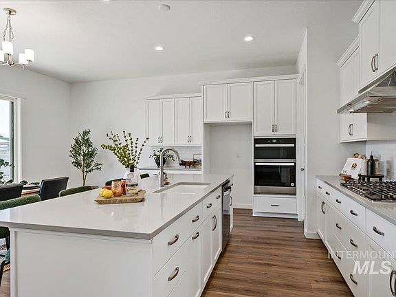 5th image of 1417 W Grassland Ct
