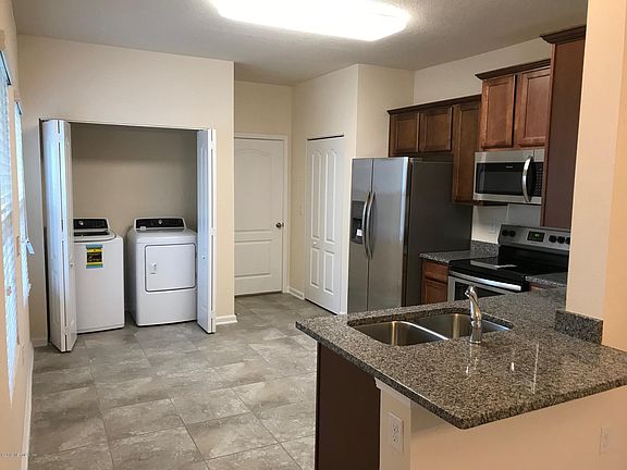 5th image of 663 Servia Dr