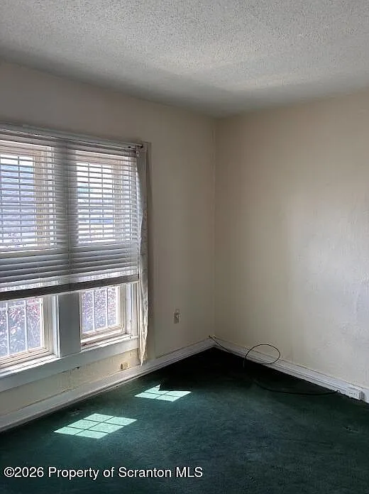 2 bed, 1.0 bath, 916 sqft, $1,150 — Photo 4