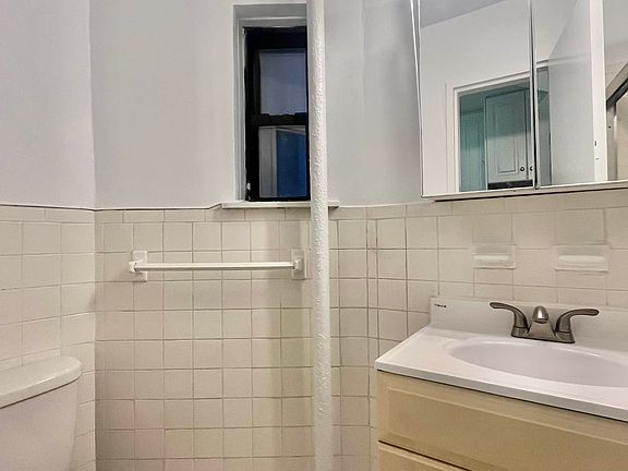4th image of 333 E 84th St APT 1C