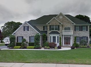 5 Brouwer Ct, Lincroft, NJ 07738