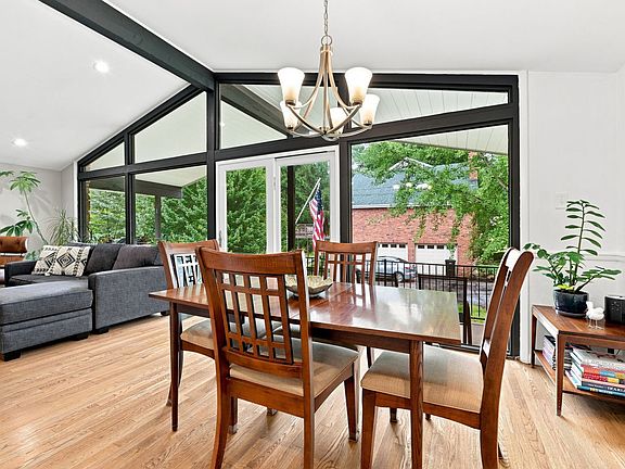 4th image of 203 Key Garden Dr