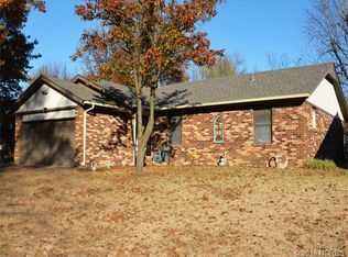 1805 N Main St, Owasso, OK 74055