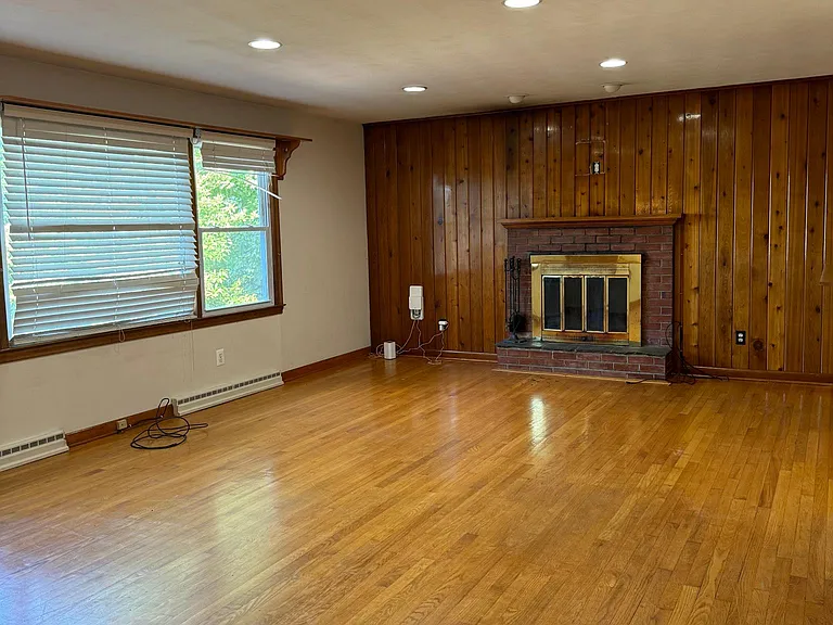 120 Burban Dr — Photo 26