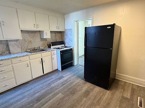 5th image of 717 W Market St #A