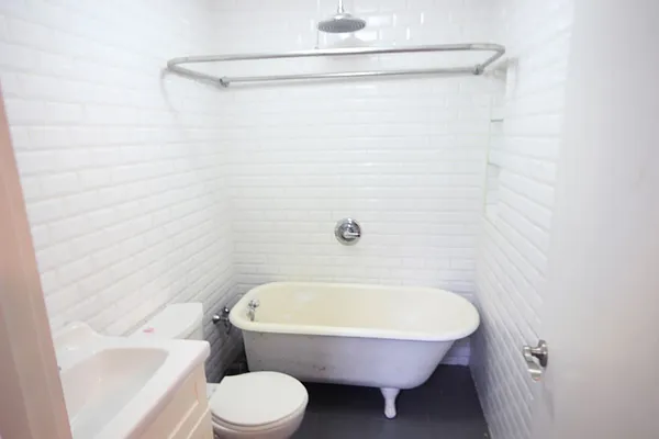 Rented by Nooklyn NYC LLC | media 34