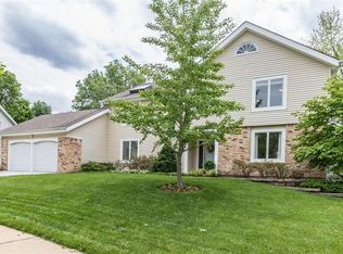 2061 Meadowbrook Way Dr, Chesterfield, MO 63017