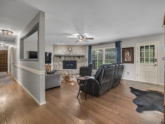 4th image of 11461 S 252nd East Ave
