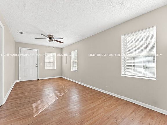 4th image of 1837 W 12th St