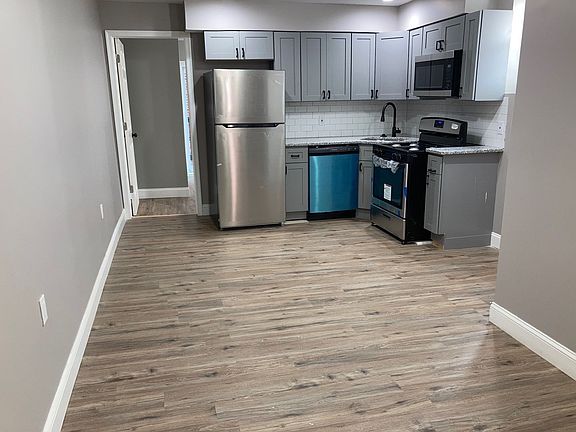 3rd image of 1402 Wharton St Floor 2