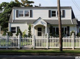 107 Regent St, Valley Stream, NY 11580