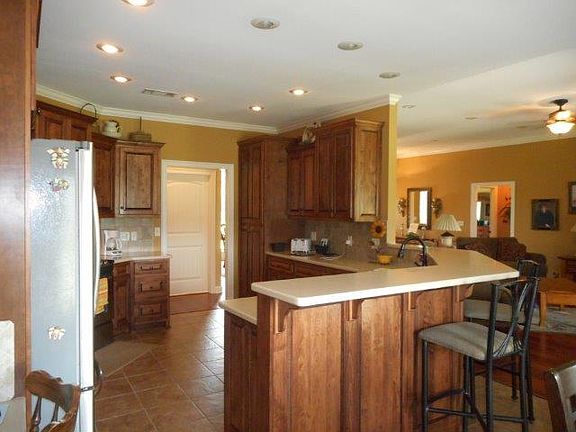 2nd image of 293 Jaybird Ln