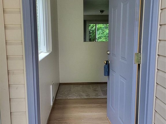 3rd image of 13016 58th Ave NE