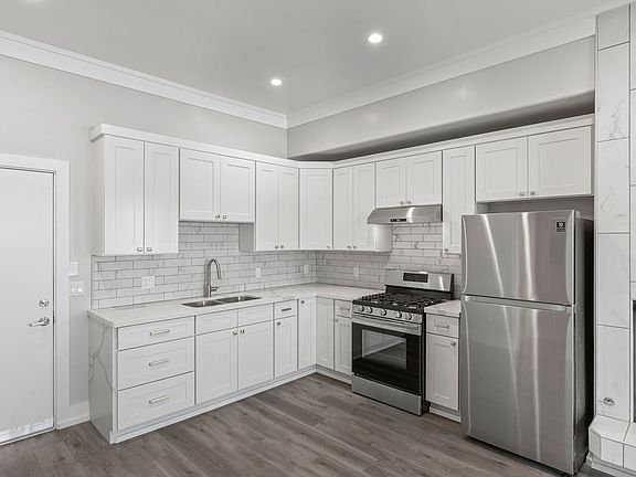 5th image of 1104 Broadway Ave #3