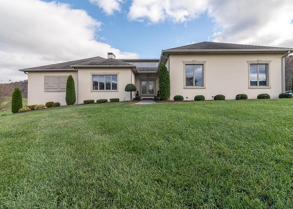 1st image of 17601 Alma Ct