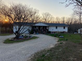 150 Mound Rd, Bourbon, MO 65441