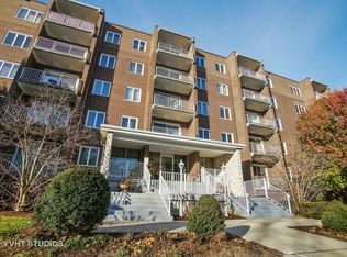 900 Center St APT 5A, Des Plaines, IL 60016