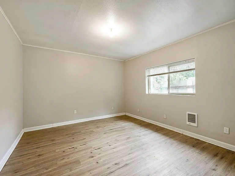 Ainsworth St - Rooms for Rent — Photo 11