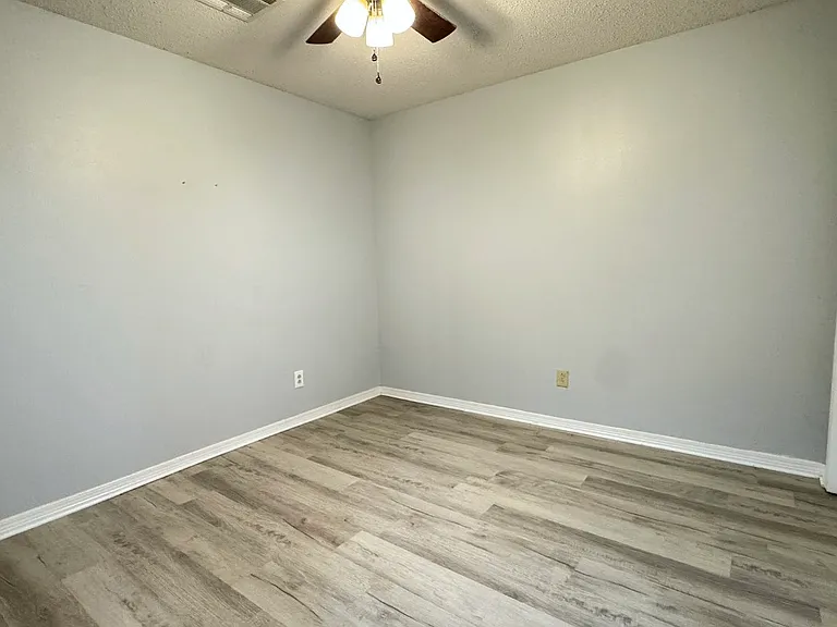 204 Splane Dr — Photo 18