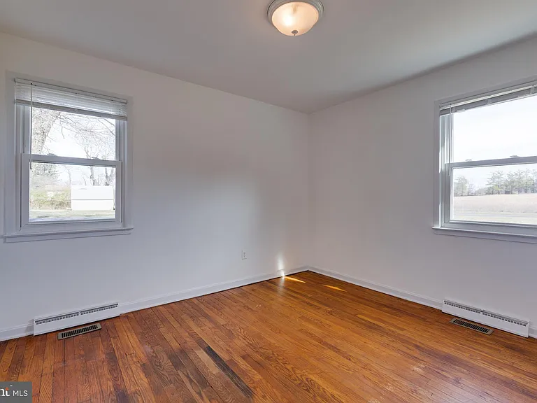 4297 Lunceford Ln — Photo 23