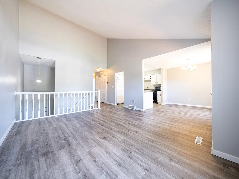 4108 S Meadowlark Rd — Photo 2