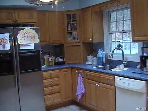 4th image of 383 Peenpack Trl
