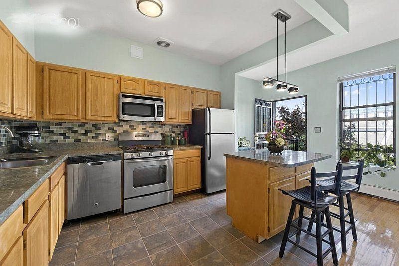 1st image of 203 Macdougal St #2