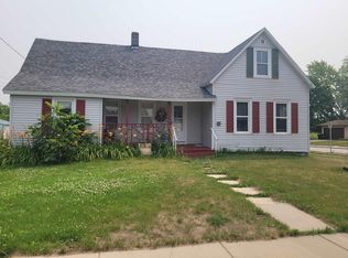 814 S Hickory St, Mauston, WI 53948